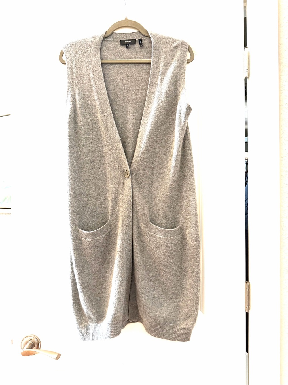 Theory 100% Cashmere Long Line Sweater Vest cardigan. Heathered grey. Pocket. M